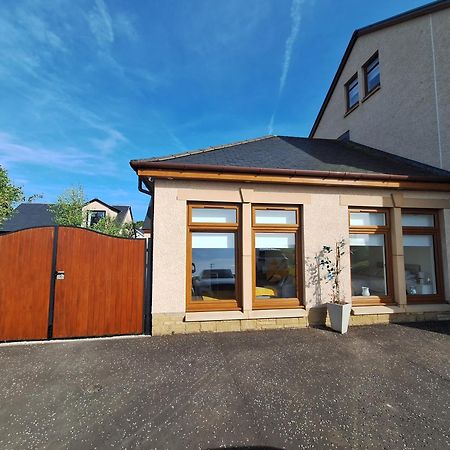 Lanarkshire Apartment- Views- Sleeps 4- Balcony 라크홀 외부 사진