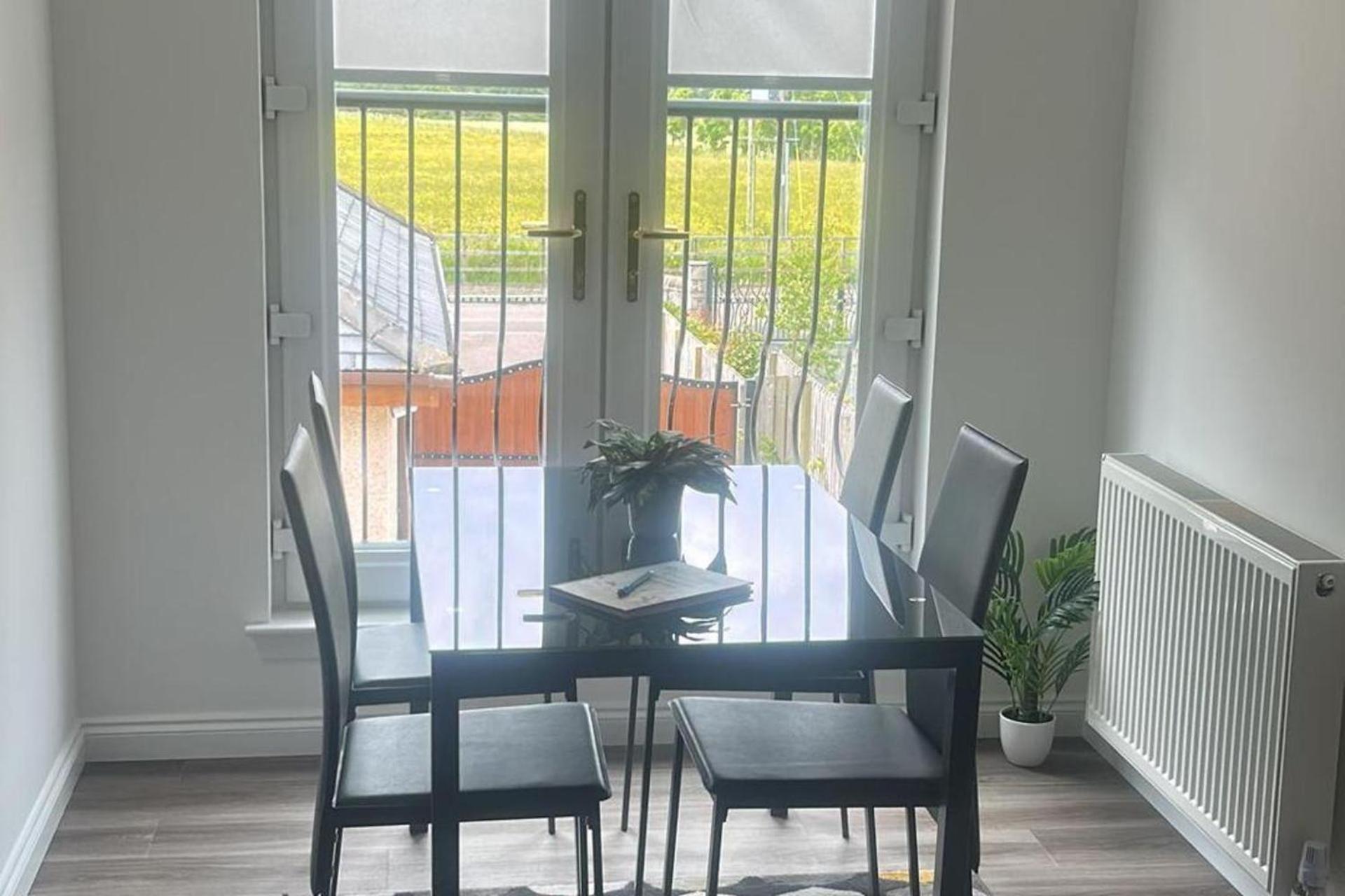 Lanarkshire Apartment- Views- Sleeps 4- Balcony 라크홀 외부 사진